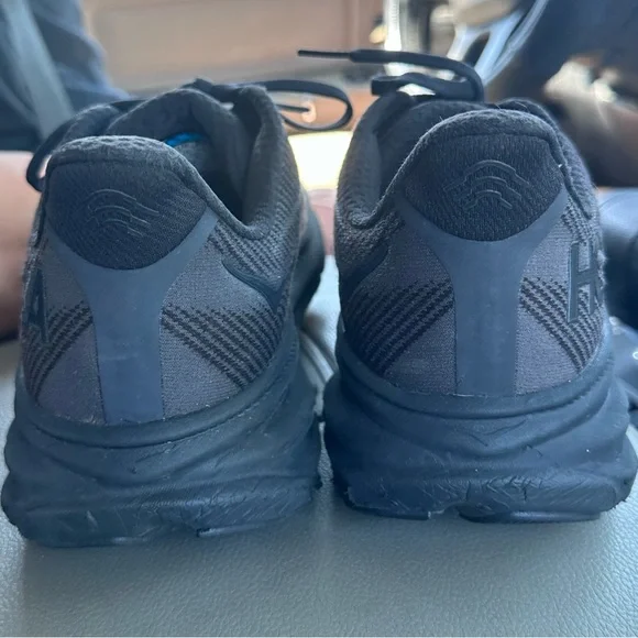 HOKA Clifton men’s sneakers- 10.5 d - Picture 6 of 6